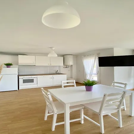 Apartamento Violeta Lindo Apartamento En Ribeira. *